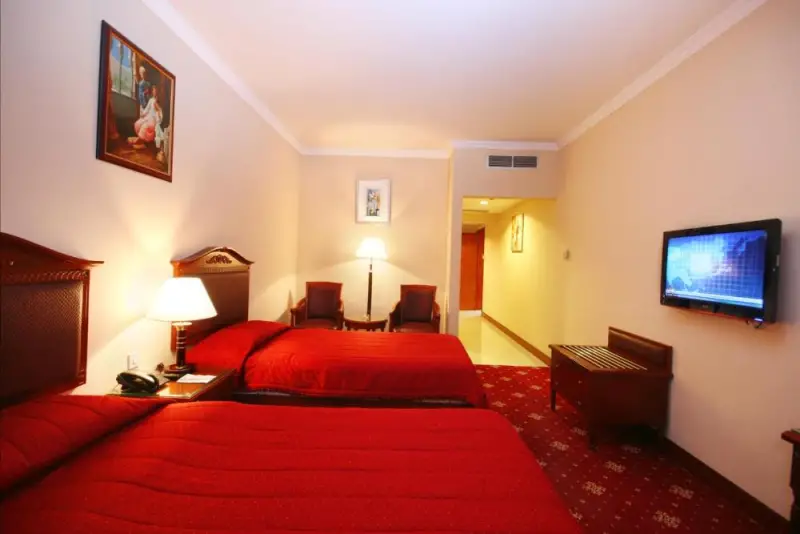 Deluxe Family Room